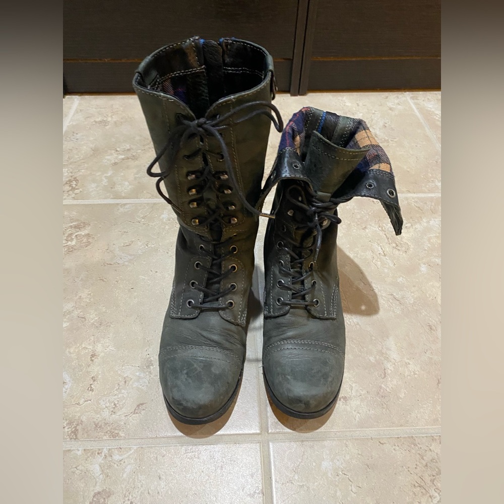 STEVE MADDEN Flannel Lined Combat boots Sz 38 (US 8) USED